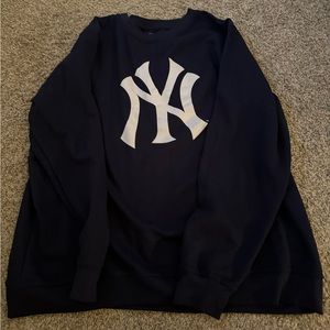 PLUS SIZE Yankees Crew Neck